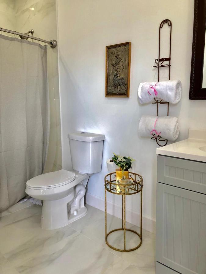 Private Suite Mins From Mia Free Parking マイアミ エクステリア 写真